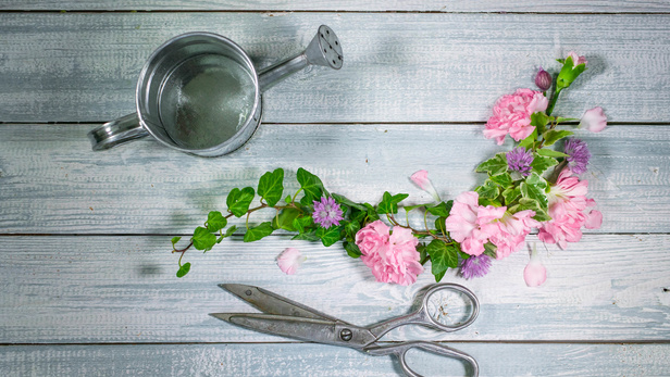 Le petit marché des fleurs, composition florale moderne à Saint-Jean