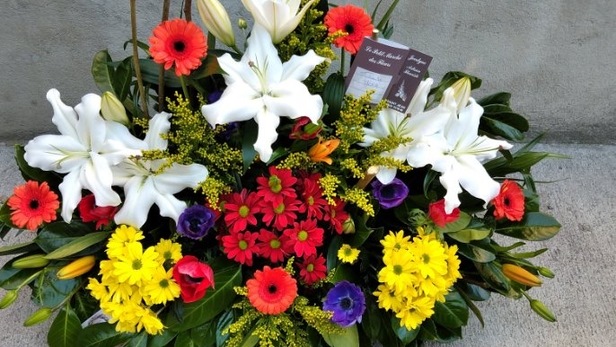 Création de bouquets pour rendre hommage à Saint-Jean